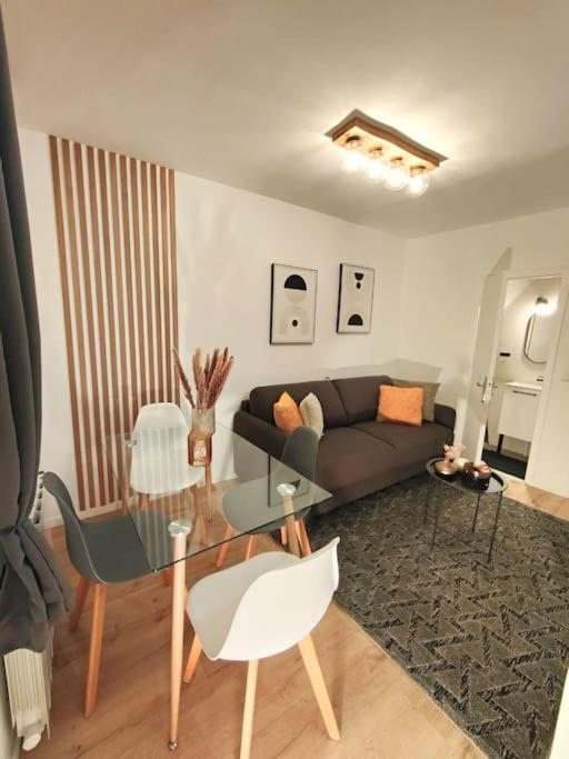Joli Appartement Au Pied Du Tramway Bezons Exterior photo