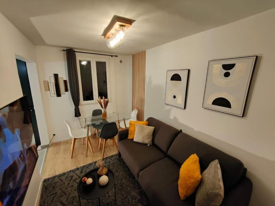 Joli Appartement Au Pied Du Tramway Bezons Exterior photo